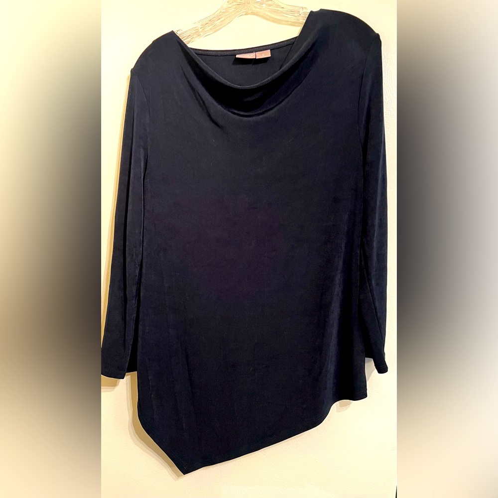 Chico’s travelersTM navy blue asymmetric blouse size 0